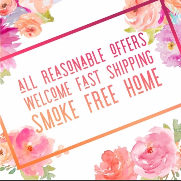 🥳 MEET AMY C 🥳 POSH AMBASSADOR - Picture 12 of 16